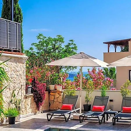 Lupia Hotel 4*